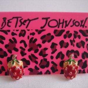 NWT BETSEY JOHNSON LITTLE STRAWBERRY EARRINGS
